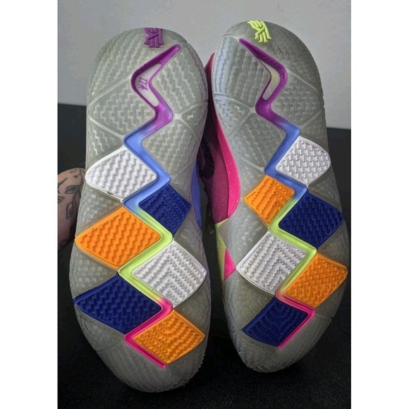 Nike Kyrie 4 \